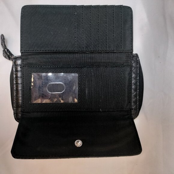 Black Kenneth Cole Reaction Wallet - Alligator Texture - Picture 4 of 4